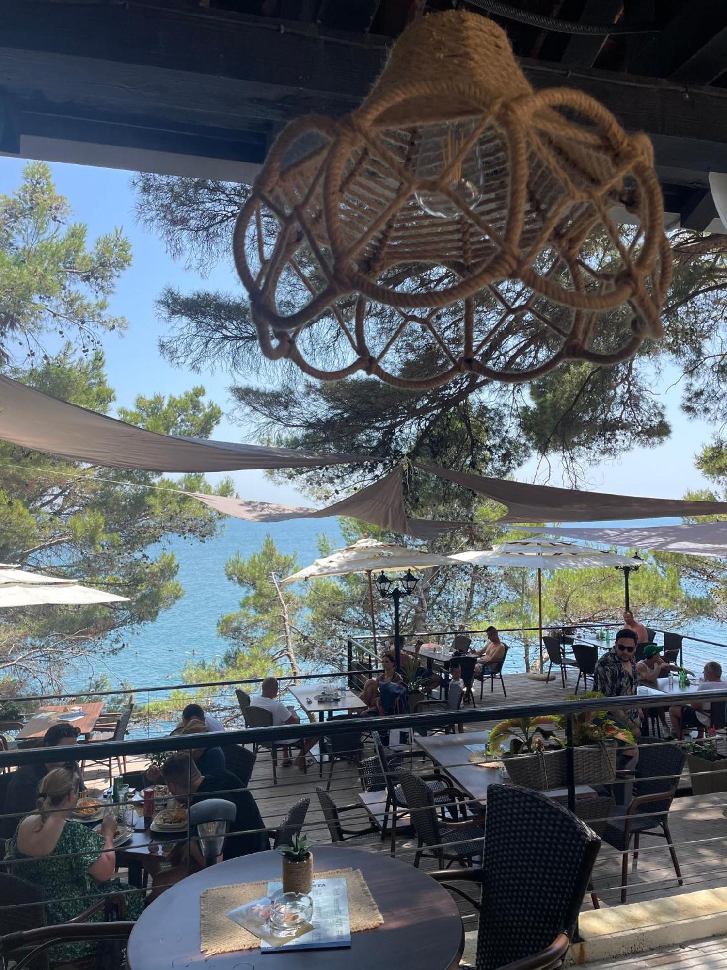 Corpus A - Hotel Albatros Ulcinj Zewnętrze zdjęcie
